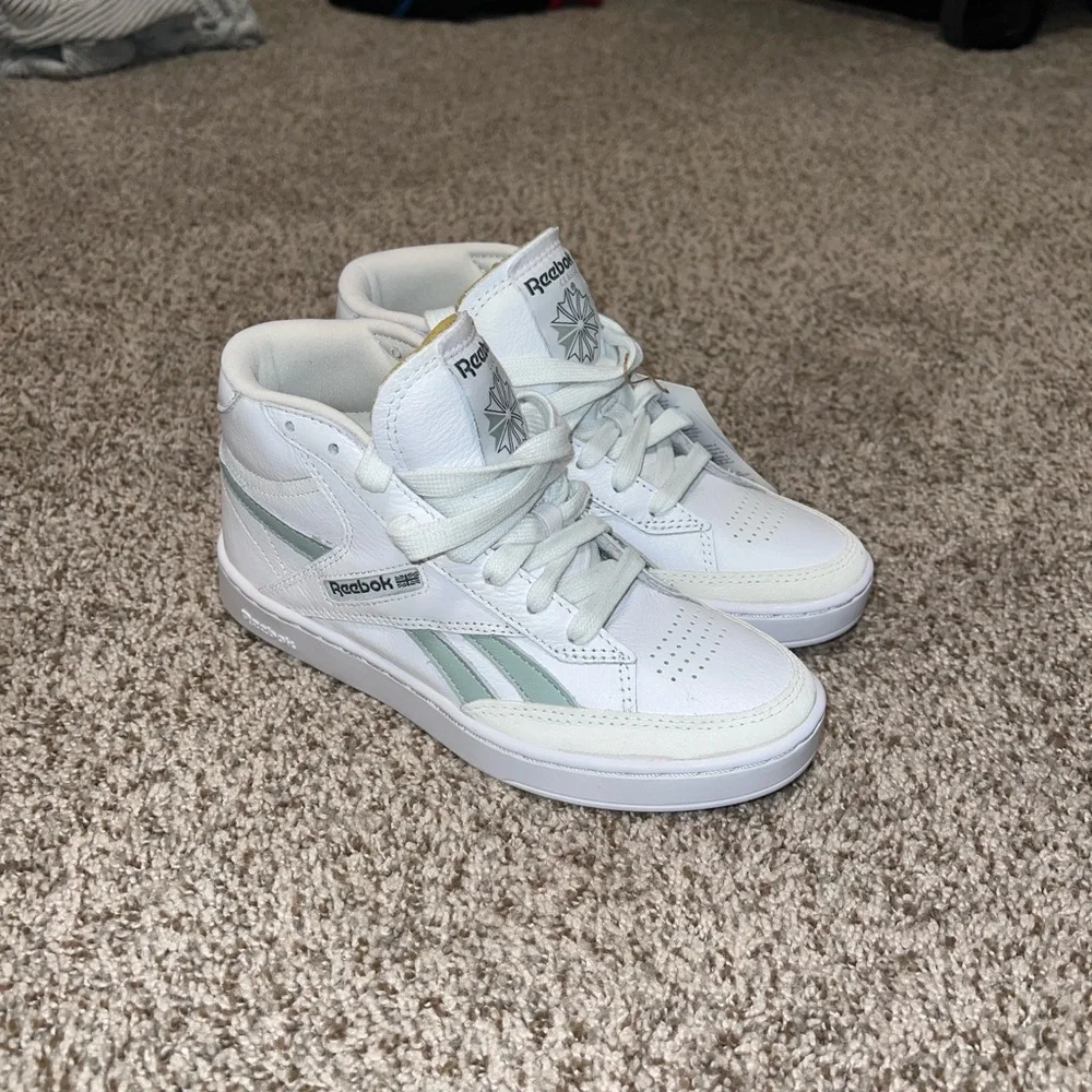 Reebok White and Mint Sneakers - Picture 1 of 6